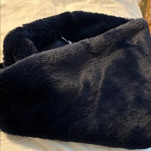 Lands' End Plush Faux Fur Scarf in Navy